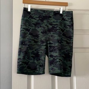 Fabletics Powerhold bike shorts - size XL